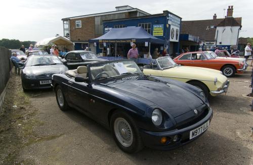 Rare Oxford Blue MG RV8 UK model at 2023 Charity Day in aid of Alzheimer's Society